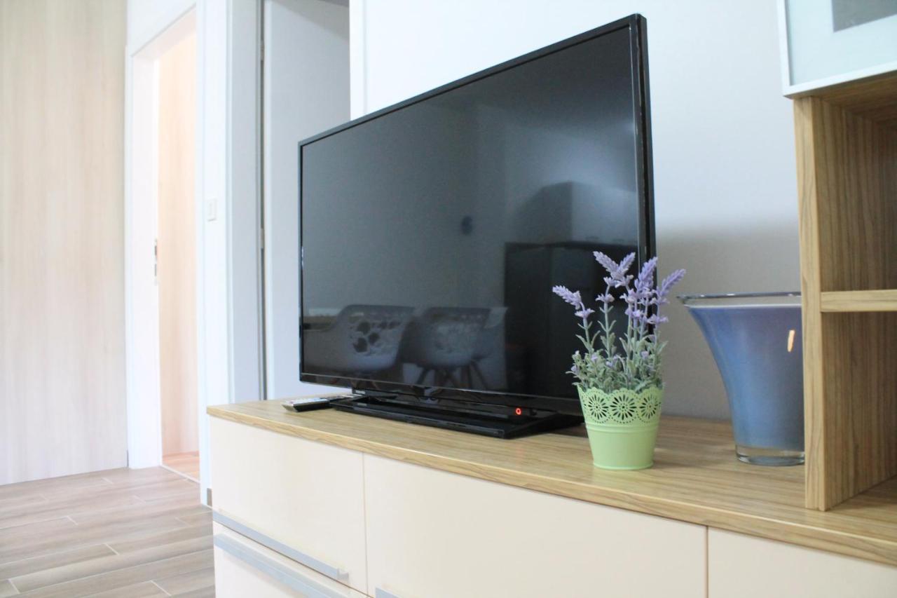 Apartmani Matea Cres Eksteriør bilde