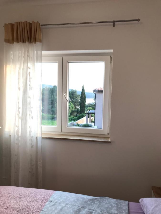 Apartmani Matea Cres Eksteriør bilde