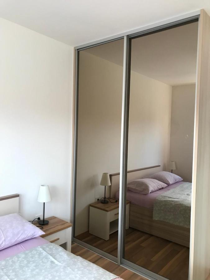 Apartmani Matea Cres Eksteriør bilde