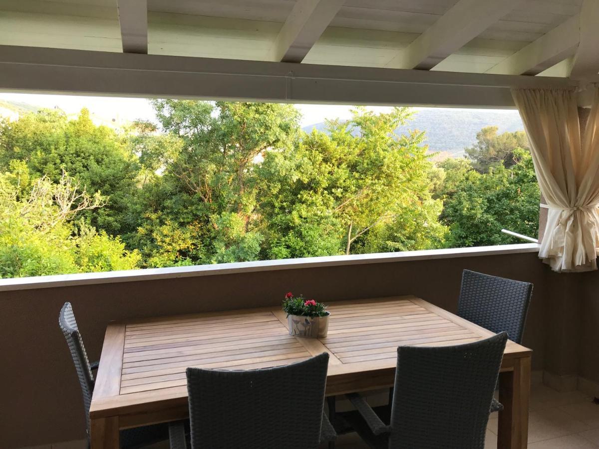 Apartmani Matea Cres Eksteriør bilde
