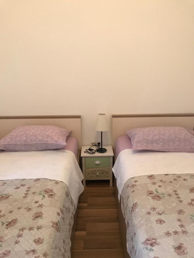 Apartmani Matea Cres Eksteriør bilde