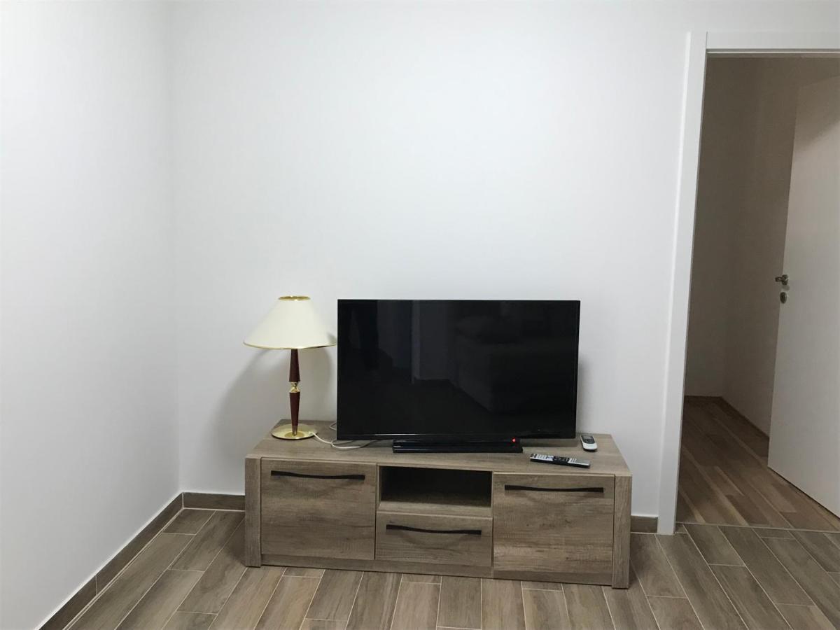 Apartmani Matea Cres Eksteriør bilde