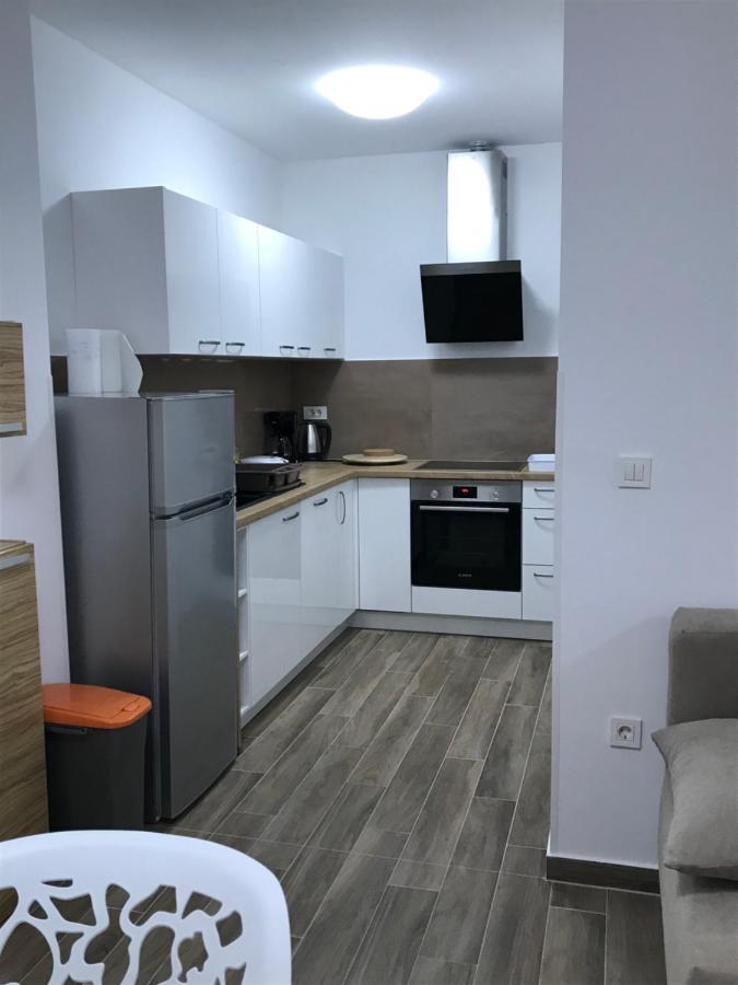 Apartmani Matea Cres Eksteriør bilde